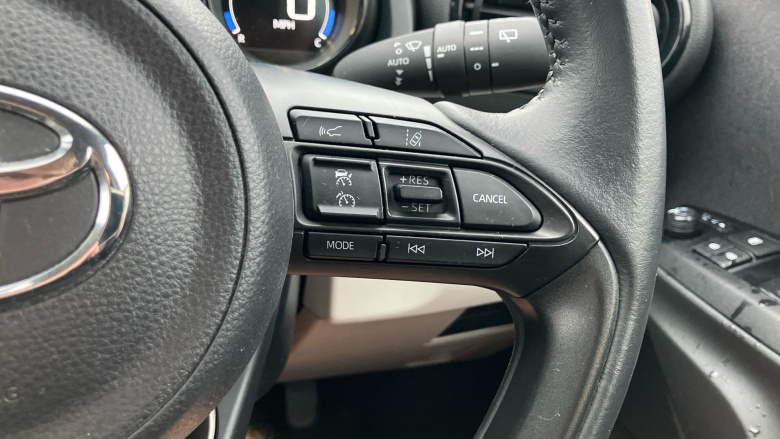 Toyota Yaris 1.5 Hybrid Excel 5dr CVT Hybrid Hatchback